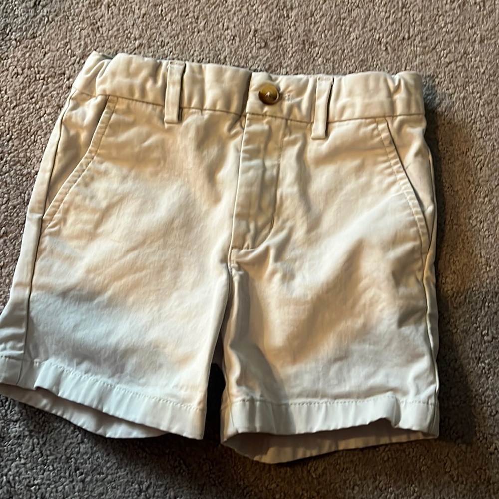 Vineyard Vines Khaki shorts. Sz 3T.